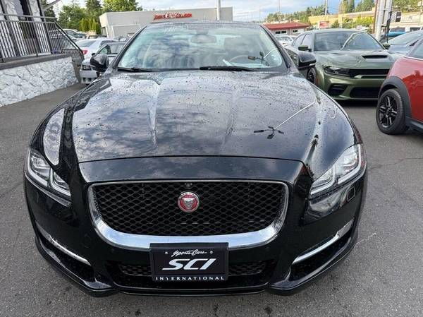 2016 Jaguar XJ R-Sport - $16,999 (+ Sports Cars International - Lynnwood)63470588874371121