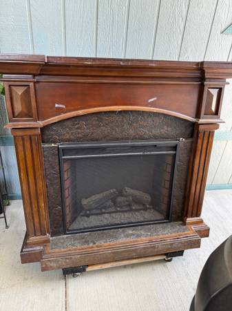 Electric Fireplace with Remote 1