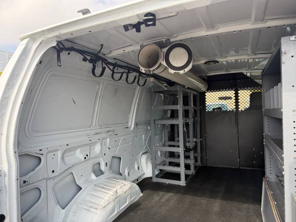 2013 Ford E150 - Photo 12