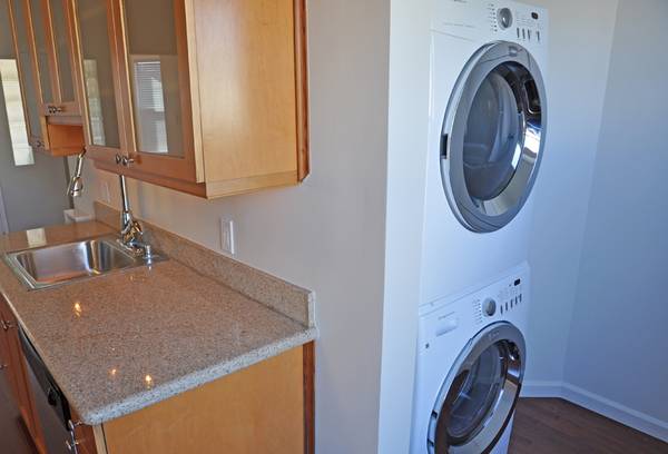 $2,950 / 2br - 825ft2 - 2Bd SOMA Flat w/ In Unit Laundry (SOMA / south beach)63847022801665122