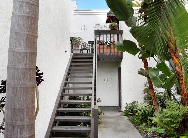 $2,950 / 1br - 1 Block to Carlsbad State Beach+ We Love Cats & Dogs, Security System (Carlsbad Village)63657108621315122