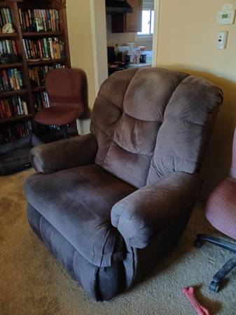 BIG MAN RECLINER 350LB CAPACITY 1