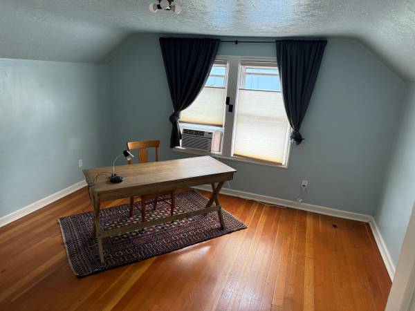 $3,200 / 3br - 1708ft2 - Bright, Comfortable, furnished 3-BR Home in Walkable Beaumont Neighborhoodn (Portland)63672582873089122