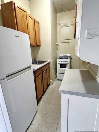 $1,750 / 1br - Low Move In Costs+No Fee!!Clean+Sunny 1 Bed Essex St/Melrose63856336516995120