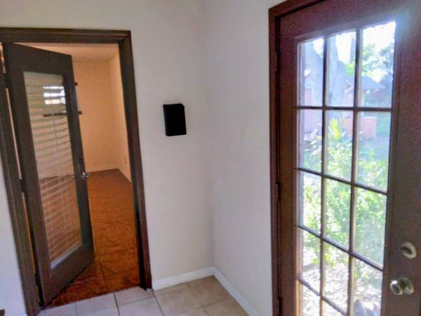 $1,050 / 1br - 975ft2 - 1 bedroom Apartment with All Bills Paid (Corpus Christi)64036536875137121