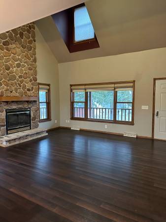 $2,920 / 3br - 2200ft2 - SPACIOUS HOUSE in MILTON (MILTON)63846720490113123