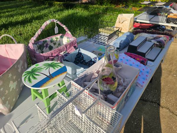 Garage Sale (St Johns)63682104646401124