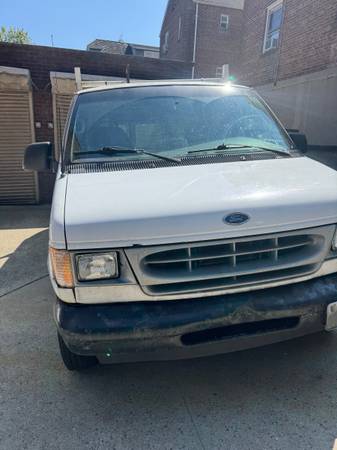 Ford E250 2002 - $1.800 (Yonkers)63470619410305121