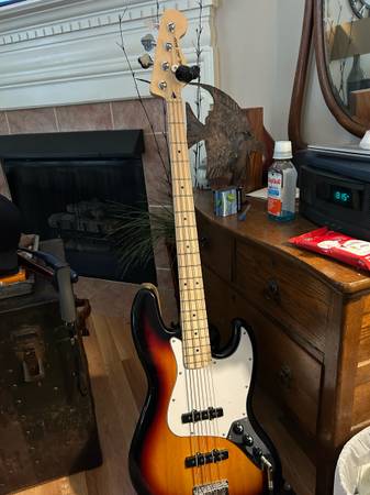 Fender Squire Bass’s Free Lessons 1