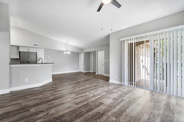 $1,861 / 2br - 900ft2 - Stylish Interiors & Inviting Courtyards 🌿 Your Next Home Is Here (9873 Lawrence Road, Boynton Beach, FL)64002016051458122