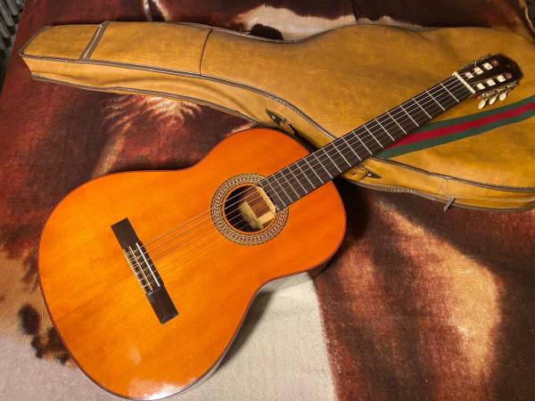 Vintage Yamaha G-120A Classical Acoustic Guitar with Leather Gig Bag 1