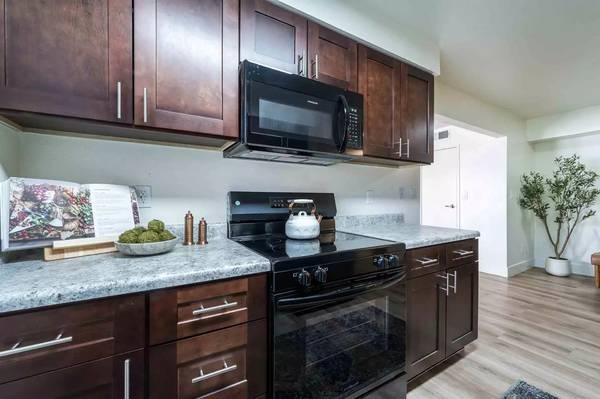 $1,675 / 2hab - 1006ft2 - ¡La felicidad te espera! 2 habitaciones, 2 baños, 1006 pies cuadrados! (Tempe)63623875341825124