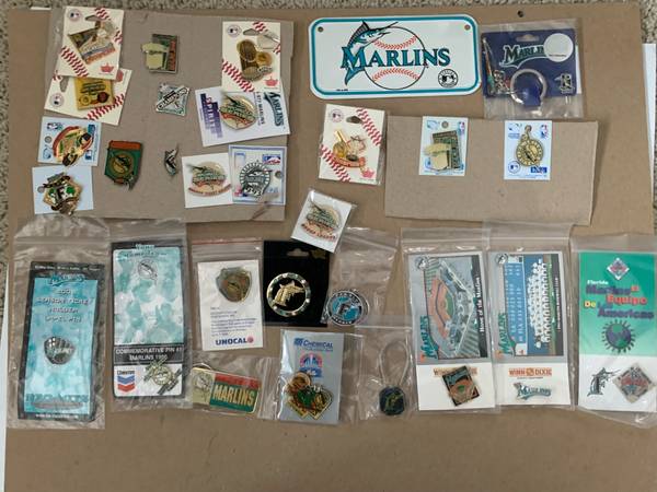 Florida Marlins Pin Lot and More (29) 1