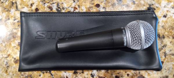 Micrófono Shure SM58, cable y clip - $163471345854083121