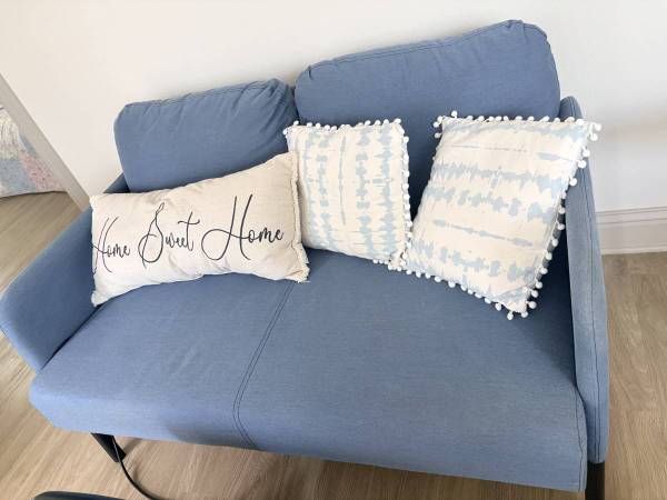 GLOSTAD IKEA Sofa 1