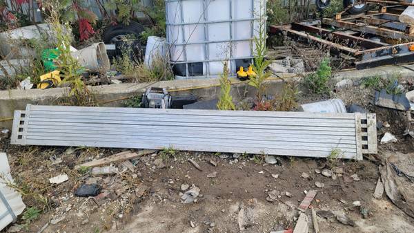 Werner 10 to 17 ft extendable alum plank 1