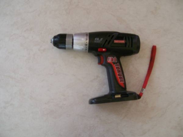 15 - ARTÍCULOS - HERRAMIENTAS INALÁMBRICAS CRAFTSMAN DE 19,2 VOLT, BATERÍAS Y CARGADOR - $3 (44TH/RAWSON EN FRANKLIN, WI.)63470459357955124