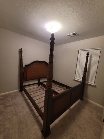 Beautiful Solid Wood 4 Post Bedframe 1