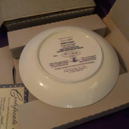 (2) New in the box Gone with the Wind Plates - $70 (Dothan)63440451017219122