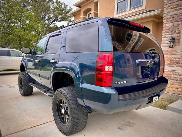 2007 Chevy Tahoe Z71 7" Lift Clean CarFax - $6,300 (Soth Houston)63622281311107122