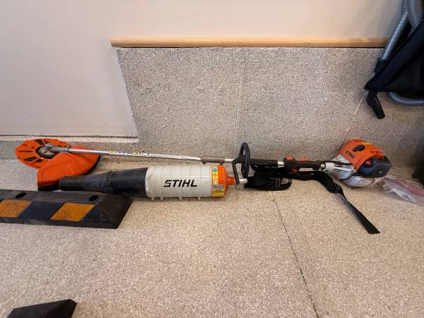 STIHL KM 90 R KombiSystem with Trimmer, Edger & Blower 1