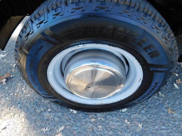 2002 Ford E-Series E 250 - Photo 15