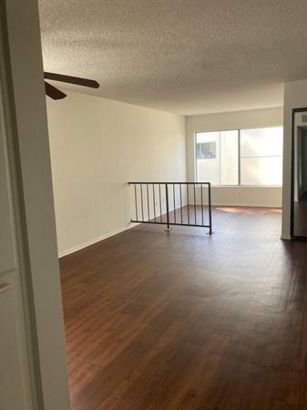 $1,750 VERY Spacious Single Apt Prime Studio City (Studio City)63840115004801121