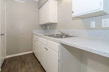 $1,425 / 2br - 975ft2 - Greenspace, Onsite Laundry, Close to Interstate 30 (5324 Preakness Ln, Dallas, TX)63622615852291123