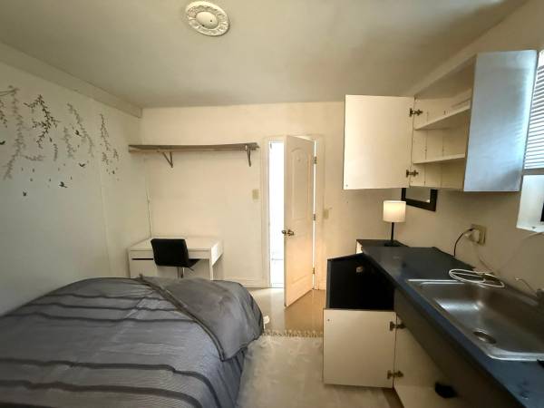 $895 / 1 habitación - ¡Habitación privada con cocina privada en alquiler! (North Miami Beach)63379638939907123