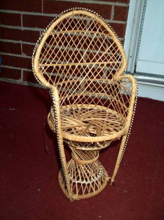 MINI WICKER CHAIR Seat Doll Size Display Miniature Dollhouse Furniture 1