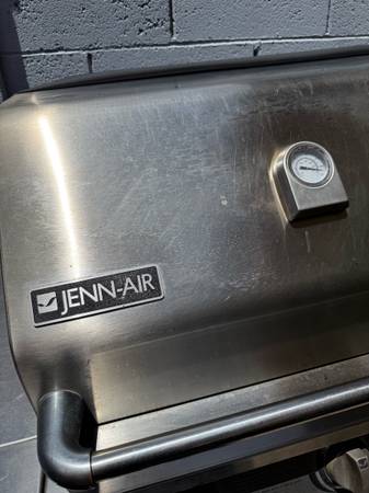 Jenn -Air Large Grill 1