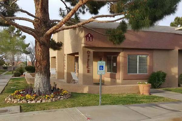 $1,032 / 1br - 525ft2 - A picture is worth a thousand words! Check this 1 bed 1 bath out! (Henderson)63907029239682121