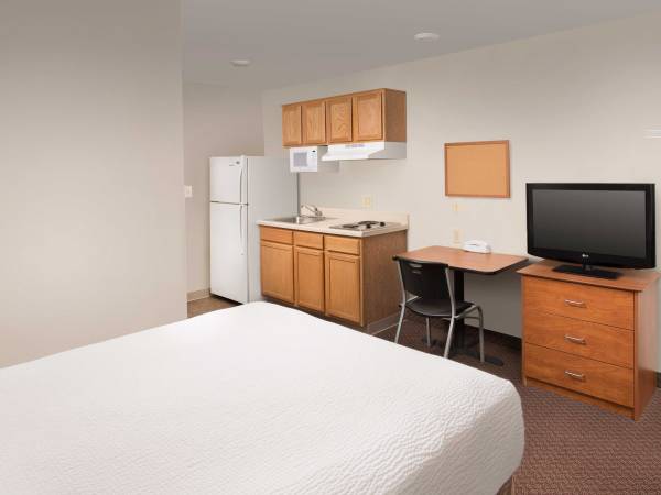 $2,490 / 1br - Take advantage of our special discounted rate! (Gainesville)63896507852547123