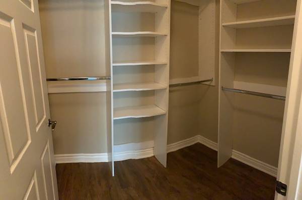 $4,000 / 2br - 1117ft2 - 🍂 Caída en el lujo – Apartamento de 2 habitaciones + despacho en La Jolla con y estacionamiento🚗🚗 (La Jolla)63775434495363124