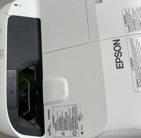 Short throw Epson Projector 1