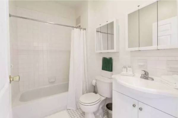 $1,475 / 3br - 1100ft2 - Three Bedroom Furnished Brownstone Share Apartment (Harlem / Morningside)64033458740866124