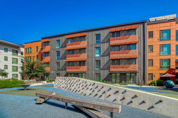 $1,625 / 3br - 1007ft2 - Iluminación LED, Comunidad libre de humo, Patio/Balcón (928 NE 162nd Ave, Portland, OR)63831753394305121