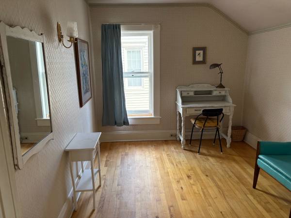 $1,650 / 3br - 1000ft2 - Furnished three bedroom apartment (Alpena)64037724330883123