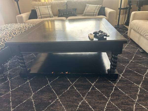 Coffee/center table 1