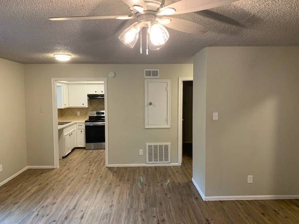 $1025.00 / 2br - 750ft2 - Hitchcock Landing Now Leasing!!!63832138487427121