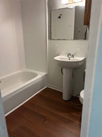 $1,100 / 1br - 1200ft2 - House with private backyard (Lafayette)63857515444995123