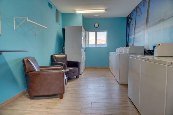 $1,304 / 2br - 915ft2 - Wi-Fi Available in Select Areas, Spectacular Views (Bullhead City)63618517396739121