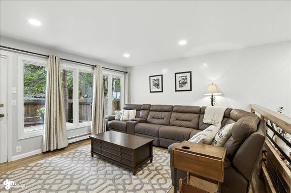 $369,000 / 3br - 1567ft2 - ¡CONDÓ ACTUALIZADO EN ANCHORAGE! (2066 Cliffside Drive) (Anchorage)63991793942531123