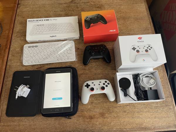 Samsung TM-350 tablet, Bluetooth controllers and keyboard 1