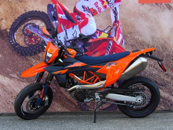 2026 KTM SMC 690 R Single-Cylinder 692.7***No ADM**** 1