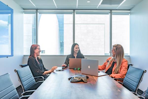 $149 COWORKING SPACE - Available NOW in St. Petersburg! (St. Petersburg, FL)63991085230082122