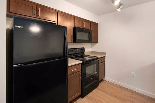 $2,039 / 2br - 954ft2 - ¡Damos la bienvenida a tus amigos peludos! ¡Amigable con mascotas! 2 habitaciones / 2 baños / 954 pies cuadrados (Auburn)63688352479105123