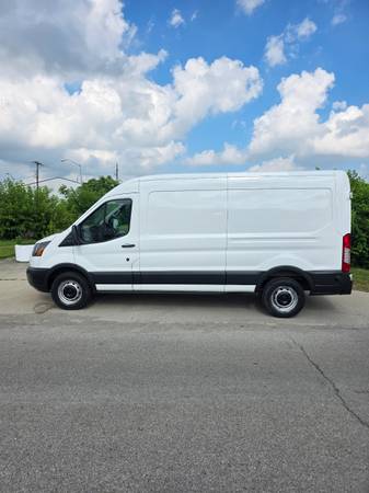 Furgón de carga Ford Transit 250 techo medio 2015 - $15,990 (Indianapolis)63621981857665123