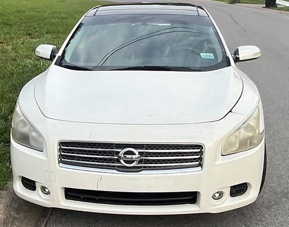 2009 Nissan Maxima - $4,00063624957188865123
