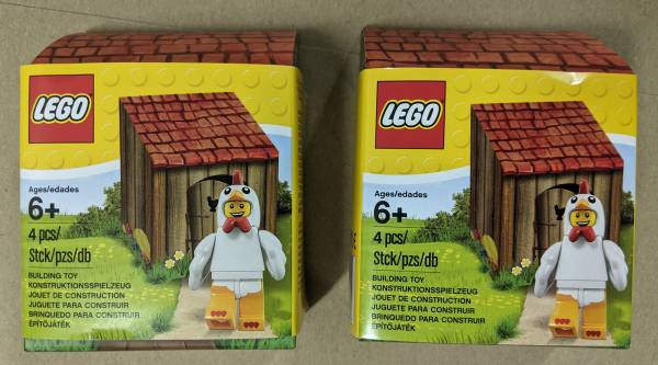 2016 LEGO Minifigure Chicken Suit Guy 5004468 New, Sealed Box 1
